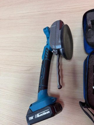 Vibrador de azulejos con baterías nuevo
