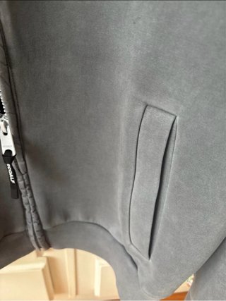 Chaqueta Ecoalf Neopreno con etiquetas