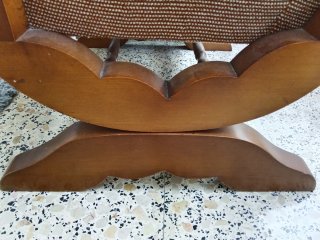 2 Butacas de madera y tela marrones