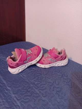 Zapatillas Joma con luces LED rosas
