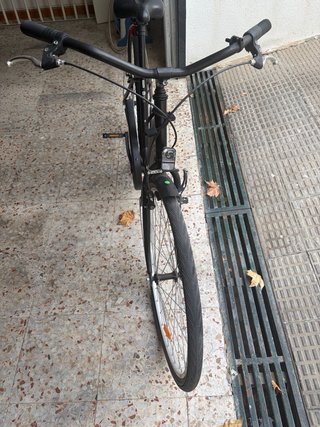 Bicicleta de paseo negra