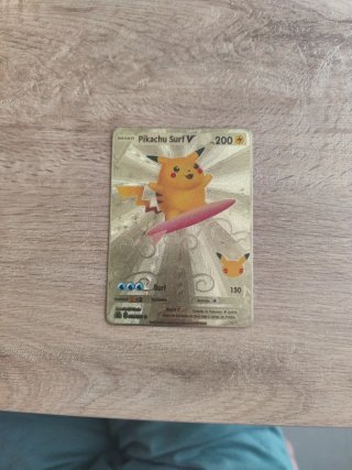 Carta Pokémon Pikachu Surf V Dorada