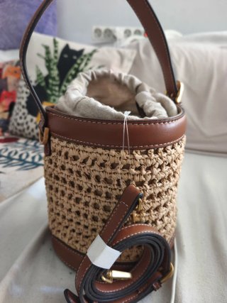 Bolso de rafia y piel Parfois
