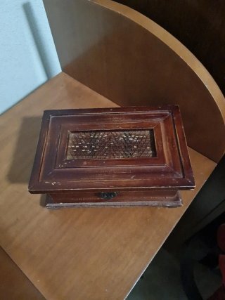 Caja de madera decorada
