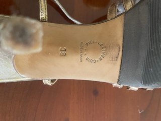 Sandalias Lodi doradas con lazo