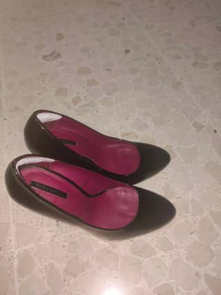 Zapatos de charol Zara negros y morados