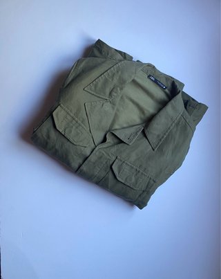 Cazadora Zara hombre verde militar