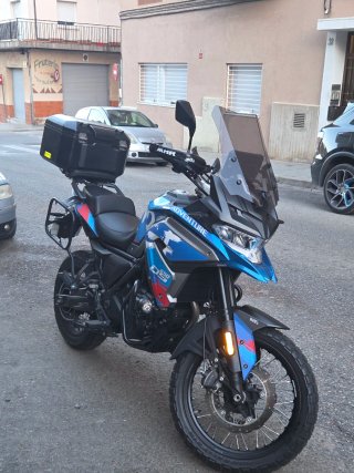 Voge 650 DSX Adventure Moto Azul Negra