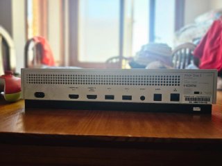 Xbox One S con 2 mandos y cables