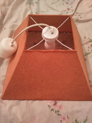 Lámpara de techo naranja
