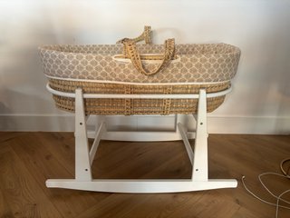 Moisés Cambrass Mimbre con Soporte