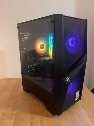 PC Gaming con carcasa MSI.