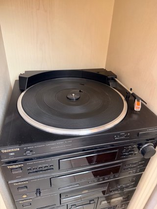 Equipo de música Technics con tocadiscos