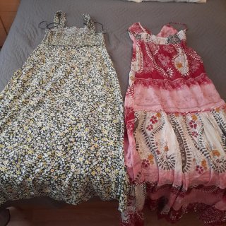 Lote 2 vestidos tirantes florales y étnico