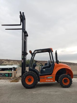Ausa CH 200 4x4 Carretilla Elevadora 2014