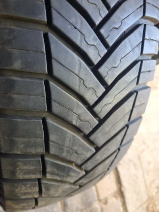 Neumáticos de invierno 205 75r16 c 110r Michelin