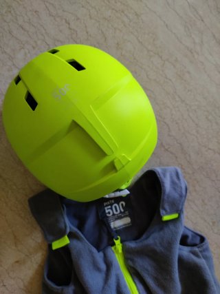 Mono y casco de esquí infantil