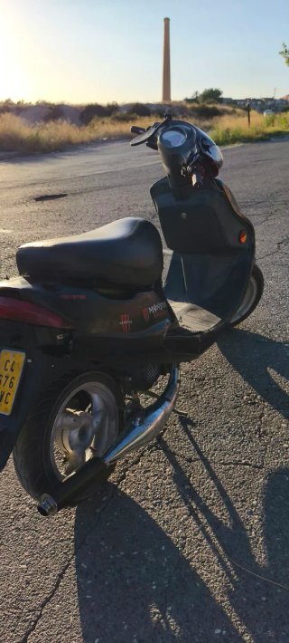 Kymco Scout 50cc Scooter Negro