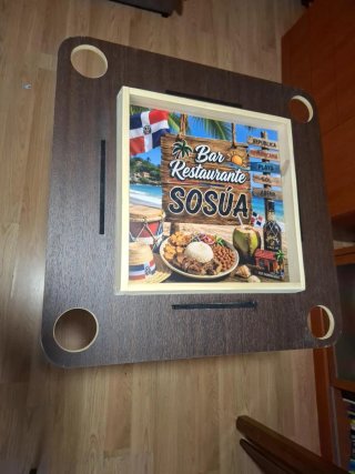 Mesa de dominó de madera
