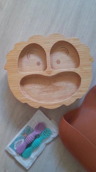 Pack BLW Plato Madera + Babero + 2 Cucharas
