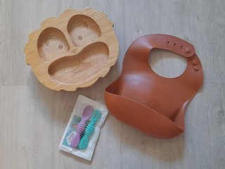 Pack BLW Plato Madera + Babero + 2 Cucharas