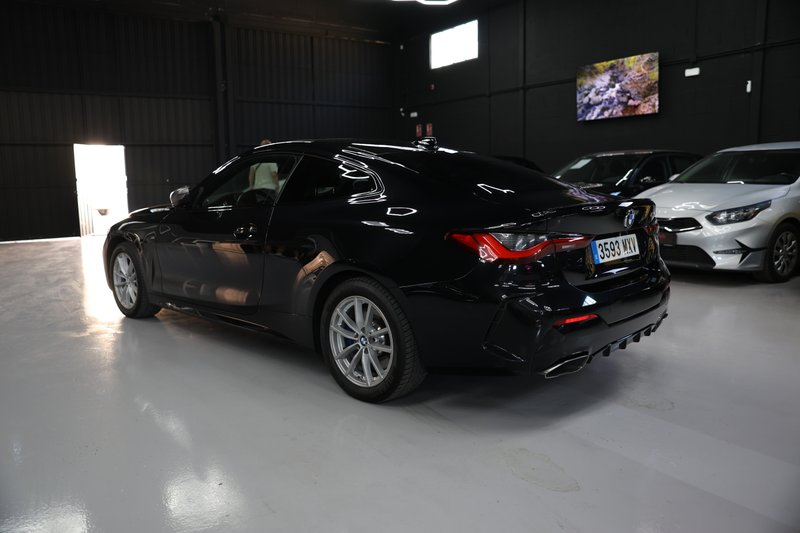 BMW Serie 4 2023, foto 11