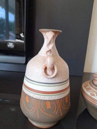 Vaso decorativo e botijo tipico