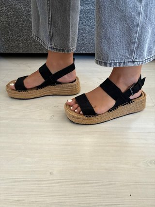 Sandalias cuña rafia, negras