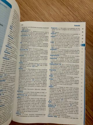 Dos diccionarios de lengua española