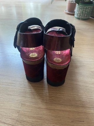 Sandalias Genuins Plataforma Roja Negra