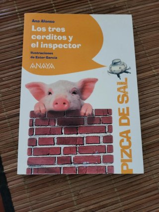 Los tres cerditos y el inspector