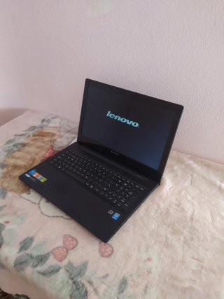 Portátil Lenovo i5