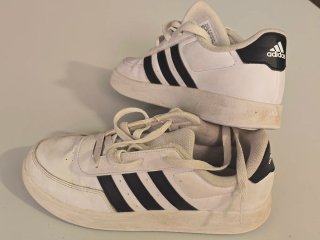 Zapatillas Adidas Blancas y Negras