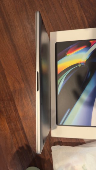 MacBook Pro 16 i9 2.4GHz 32GB RAM 512GB