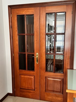 Puertas madera maciza con 6 cristales