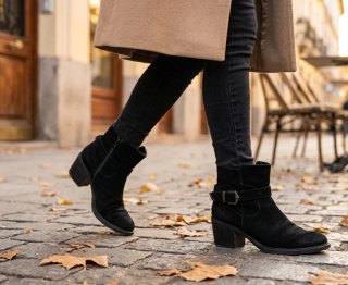 Botines negros ante tacón hebilla