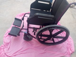 Silla de ruedas de aluminio Acosta impecable nueva