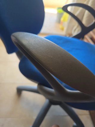 Silla de oficina azul y gris