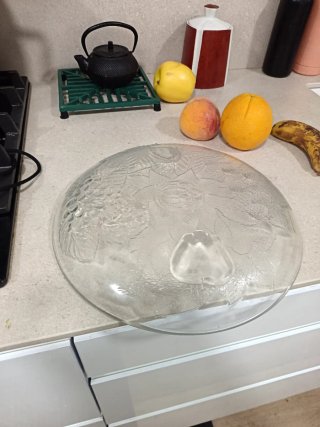 Plato frutero cristal labrado.