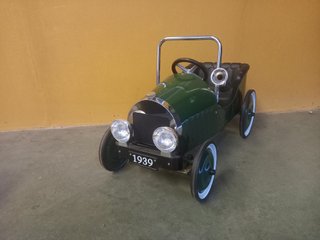 Coche Pedales Infantil Réplica