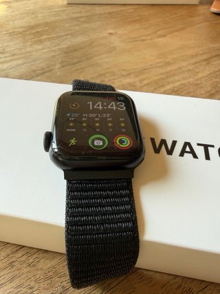 Apple Watch SE 40mm Midnight Aluminium