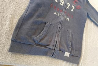 Sudadera con capucha y cremallera