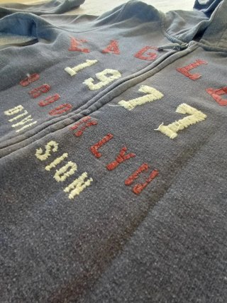 Sudadera con capucha y cremallera
