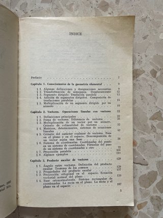Algebra vectorial en ejemplos y problemas