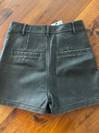 Falda-pantalón efecto piel Zara nueva