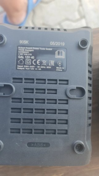 Caricabatterie Bosch AL 1115 CV e GAL 12V-40