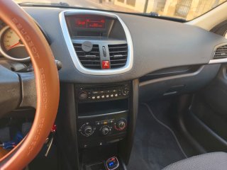 Peugeot 207 2010