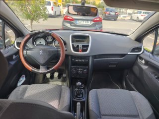 Peugeot 207 2010