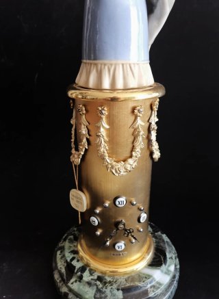 Llamativo reloj antiguo arlequín marca Burro sl.