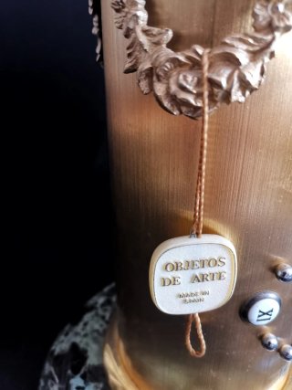 Llamativo reloj antiguo arlequín marca Burro sl.